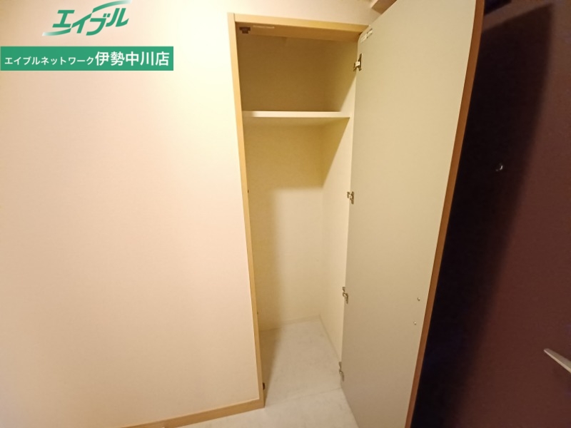 収納　同型参考写真