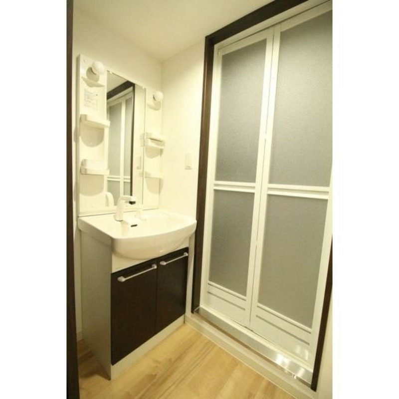 洗面設備　シャンプードレッサーで便利です♪