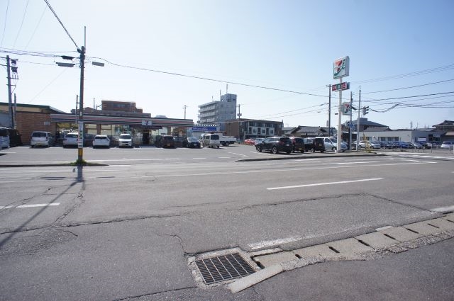 コンビニ　セブンイレブン新潟上所店（コンビニ）まで408m