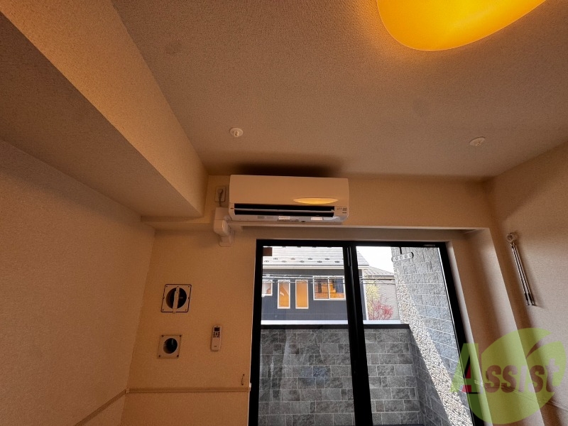 その他設備　こちらはエアコンです。これで夏も冬も快適に過ごせますね。