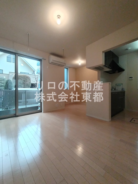 居室・リビング　広いリビングはゆったりくつろげる憩いの空間です♪