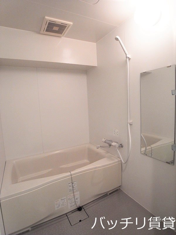 バス・シャワールーム　画像は別号室タイプの為、現状を優先いたします