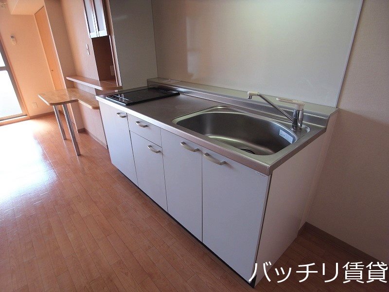 キッチン　画像は別号室タイプの為、現状を優先いたします