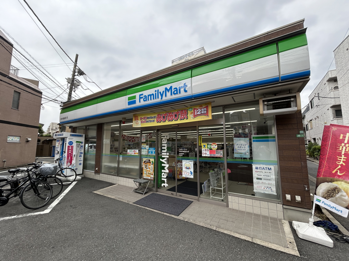 コンビニ　ファミリーマート石神井銀座通り店（コンビニ）まで389m