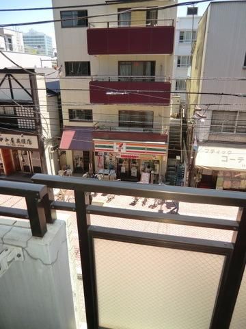 眺望　目の前コンビニ便利