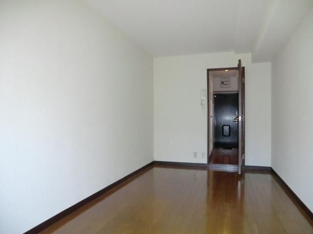 居室・リビング　洋室広めの8.5帖