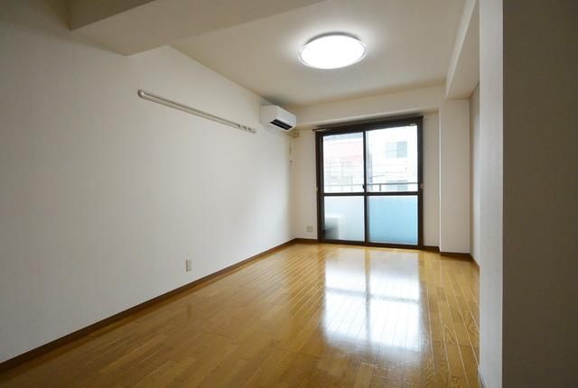 居室・リビング　★9帖エアコン収納付きの広々としたお部屋です★