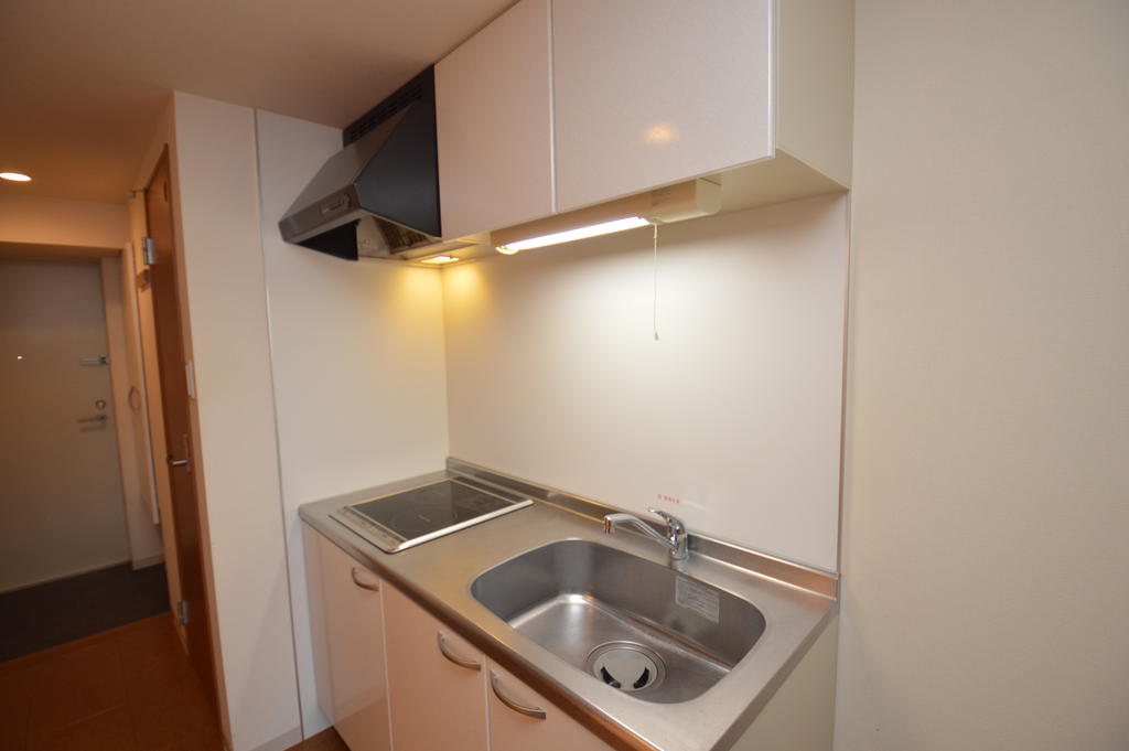 キッチン　（参考）他室の写真を使用しています。現況優先となります。