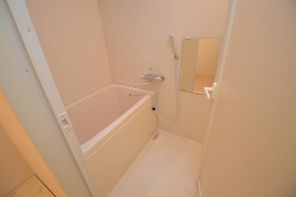 バス・シャワールーム　（参考）他室の写真を使用しています。現況優先となります。