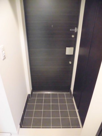 玄関　MAXIV関内（マキシヴ関内）