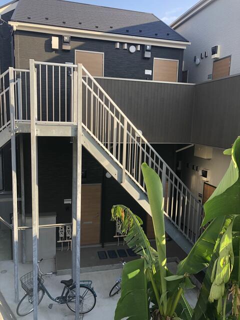 エントランス　同建物別部屋参考