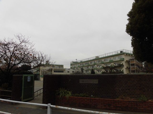小学校　小金井市立緑小学校（小学校）まで698m