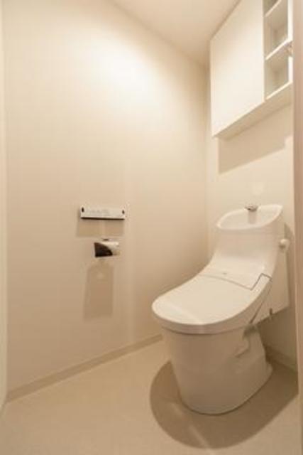 トイレ　※写真は同タイプ住戸です。