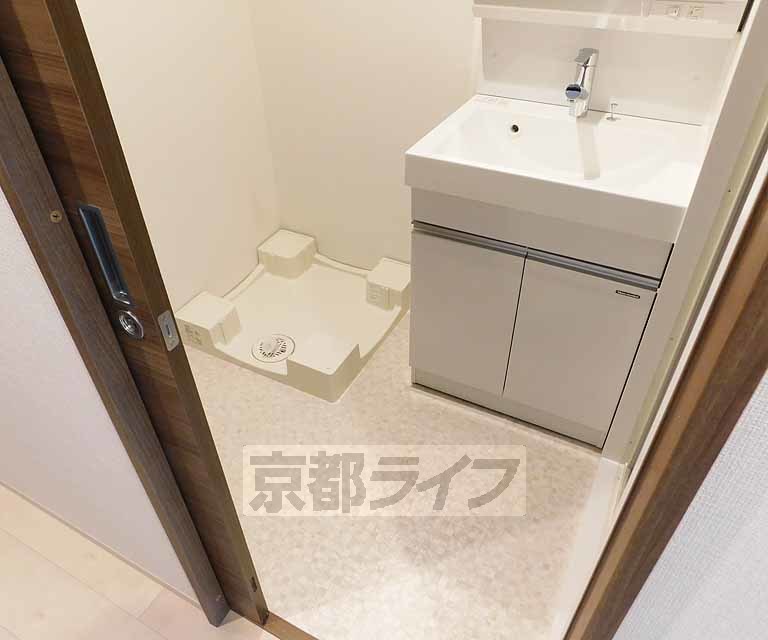 洗面設備　脱衣所もゆとりがあります。