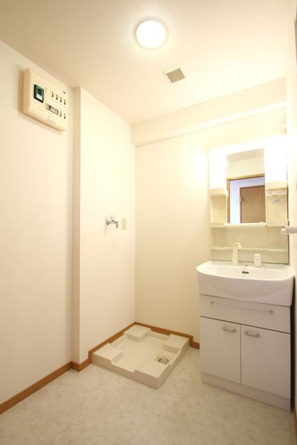 洗面設備　洗面所　洗濯機置場