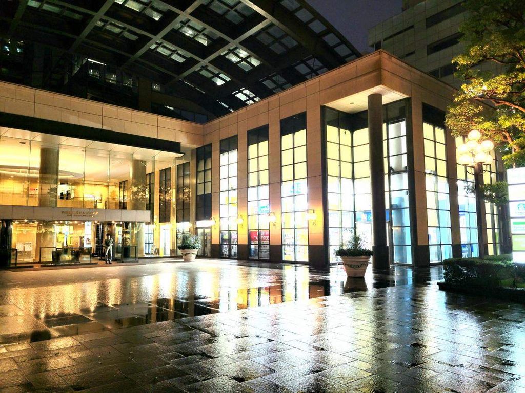 スーパー　隣地にウェルシアやスターバックスが御座います（スーパー）まで50m