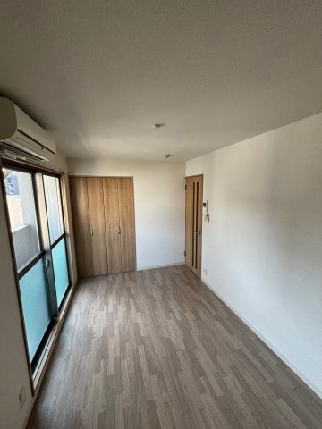 居室・リビング　こちらのリビングで趣味の時間をお楽しみください