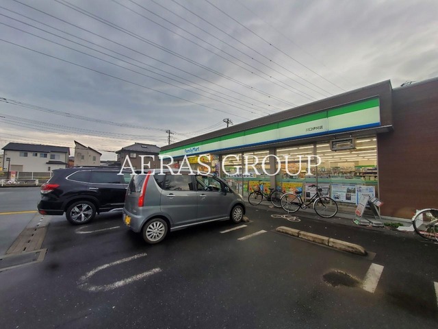 コンビニ　ファミリーマート 川口伊刈店（コンビニ）まで635m