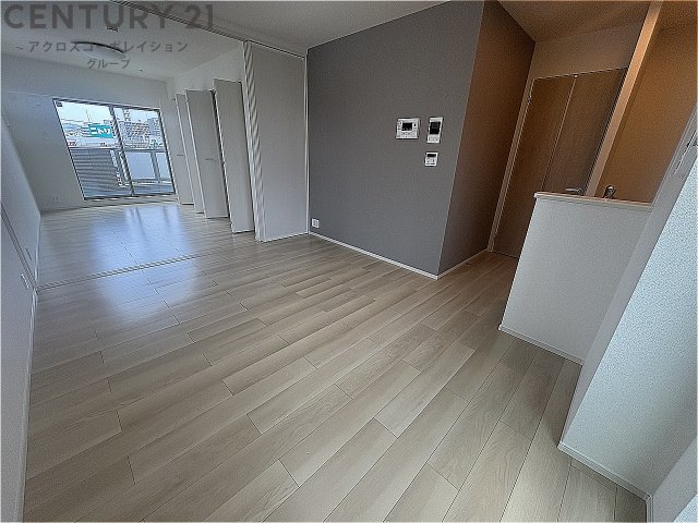 居室・リビング　２面採光のリビング♪