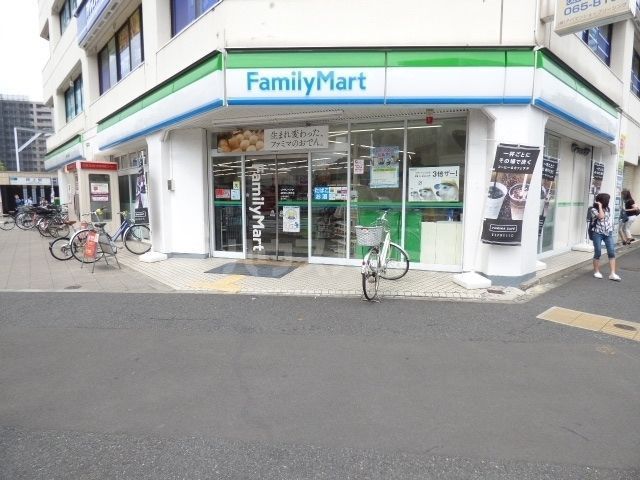 コンビニ　ファミリーマート墨田押上駅前店（コンビニ）まで90m