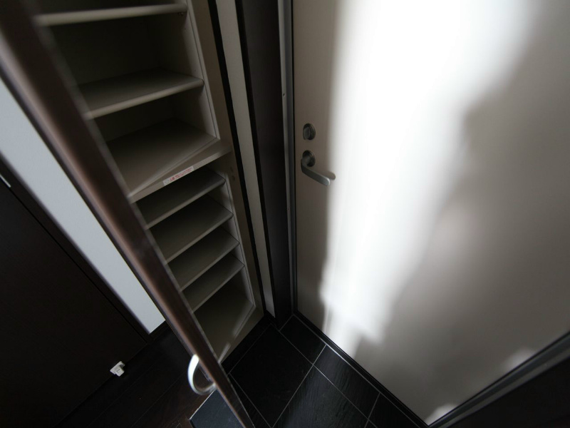 玄関　玄関　シューズボックス付（収納充実してます）