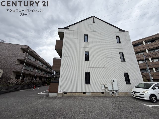 建物外観　敷地内駐車場あり！