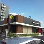 飲食店　マクドナルド（飲食店）まで490m