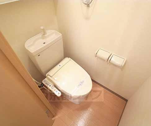 トイレ　ウォシュレット付きのトイレです。