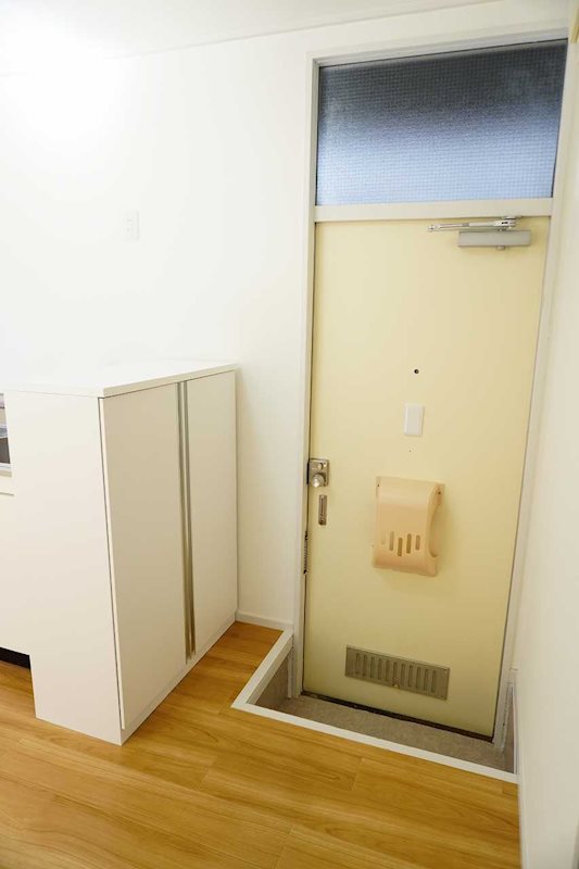 玄関　玄関収納あり