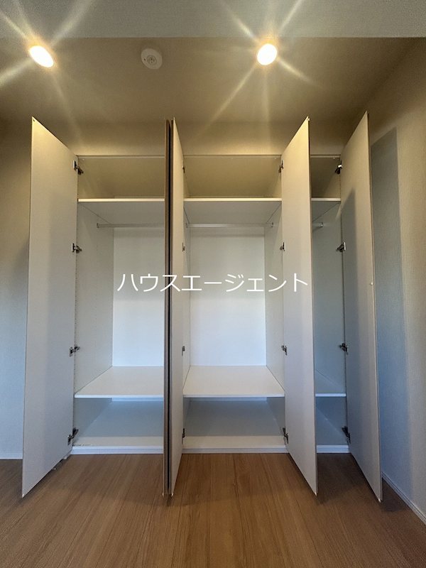 収納　洋室の収納です　※別部屋参考写真