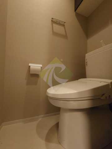 トイレ　別部屋になります。