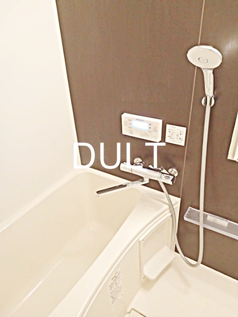 バス・シャワールーム　バスルームです。
