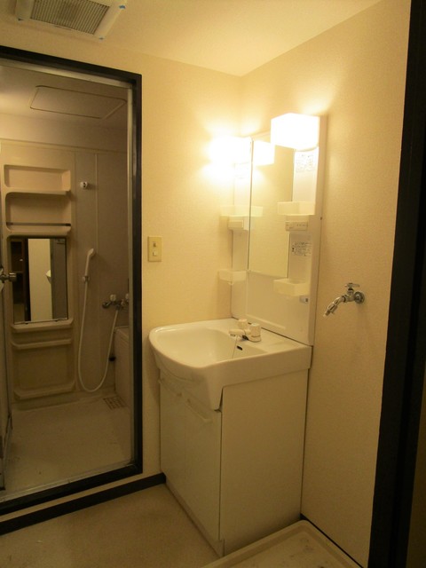 洗面設備　リフォーム中