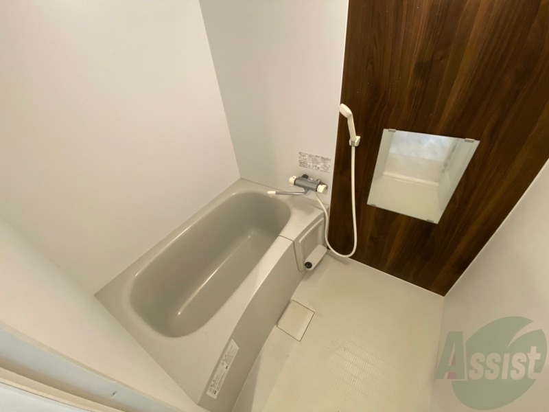 バス・シャワールーム　お風呂になります。一日の疲れを癒してくださいね。