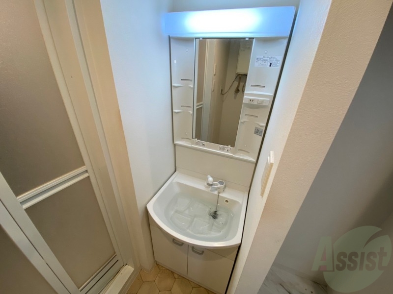 洗面設備　こちらに洗面台があります。朝の洗顔はこちらで。