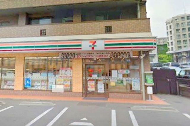 コンビニ　セブンイレブン横浜荏田町店（コンビニ）まで636m