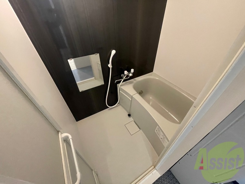 バス・シャワールーム　お風呂になります。一日の疲れを癒してくださいね。