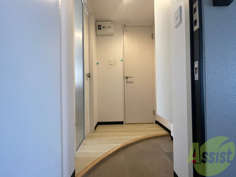 玄関　玄関です。ご覧の通り広々としていますね。