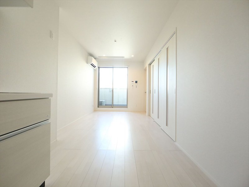 バルコニー　ＬＤＫ10帖　エアコン完備　バルコニー　同仕様写真