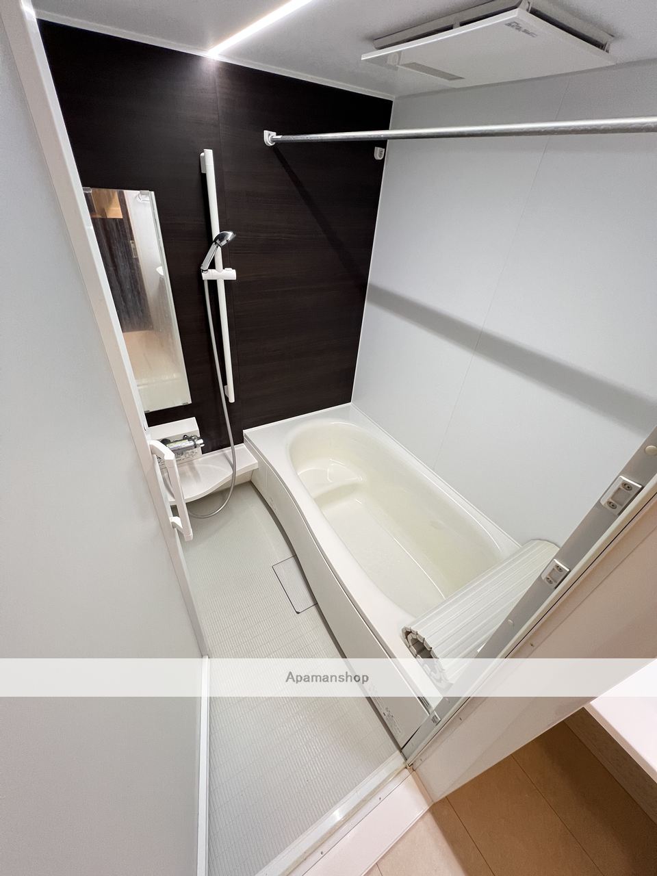 バス・シャワールーム　※同物件、別部屋の写真です。