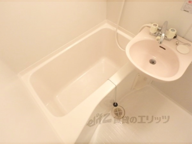 バス・シャワールーム　バス