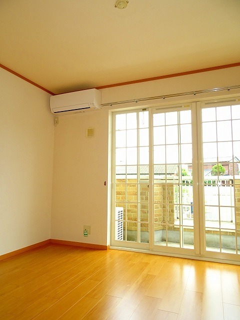 居室・リビング　日当たりが良いです。