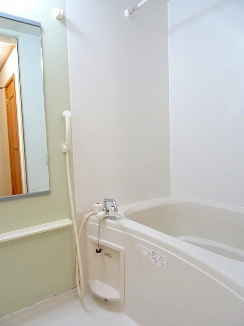 バス・シャワールーム　追い炊き機能付きです。