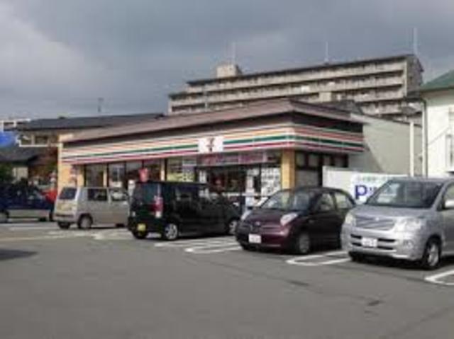 コンビニ　セブンイレブン宝塚山本西店（コンビニ）まで574m