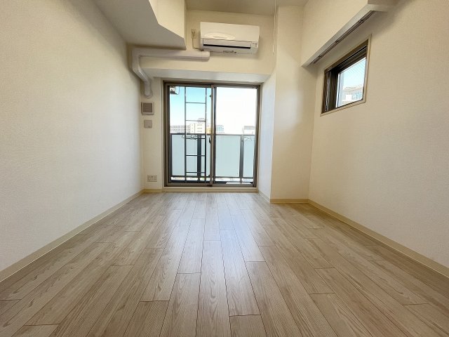 その他部屋・スペース　開放的な寝室です