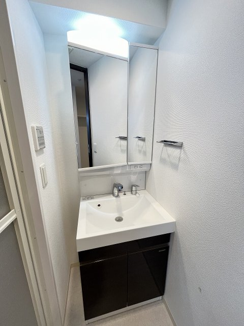 洗面設備　スペースが確保できる洗面所です