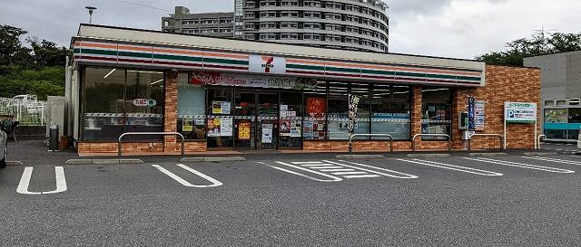 コンビニ　セブンイレブン君津中央病院前店（コンビニ）まで1000m