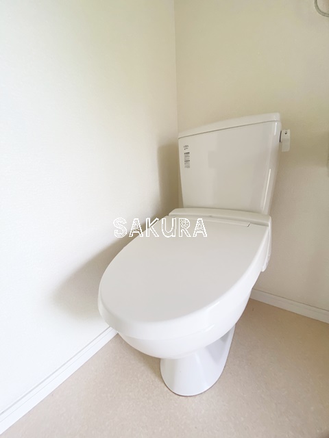 トイレ　落ち着いた色調のトイレです♪