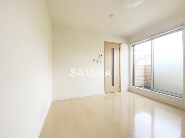 居室・リビング　使いやすい形の為、レイアウトを楽しめます♪