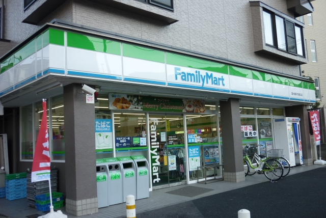 コンビニ　ファミリーマート　冨士屋新子安西口店（コンビニ）まで389m